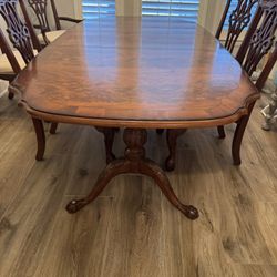 Broyhill Dining Collection 