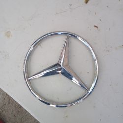 Mercedes  Logo