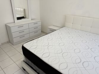 Queen Size Bed Room Set. With Mattresses Set. 2 Nightstand Dresser And Mirror All New Furniture Free delivery Free Installation