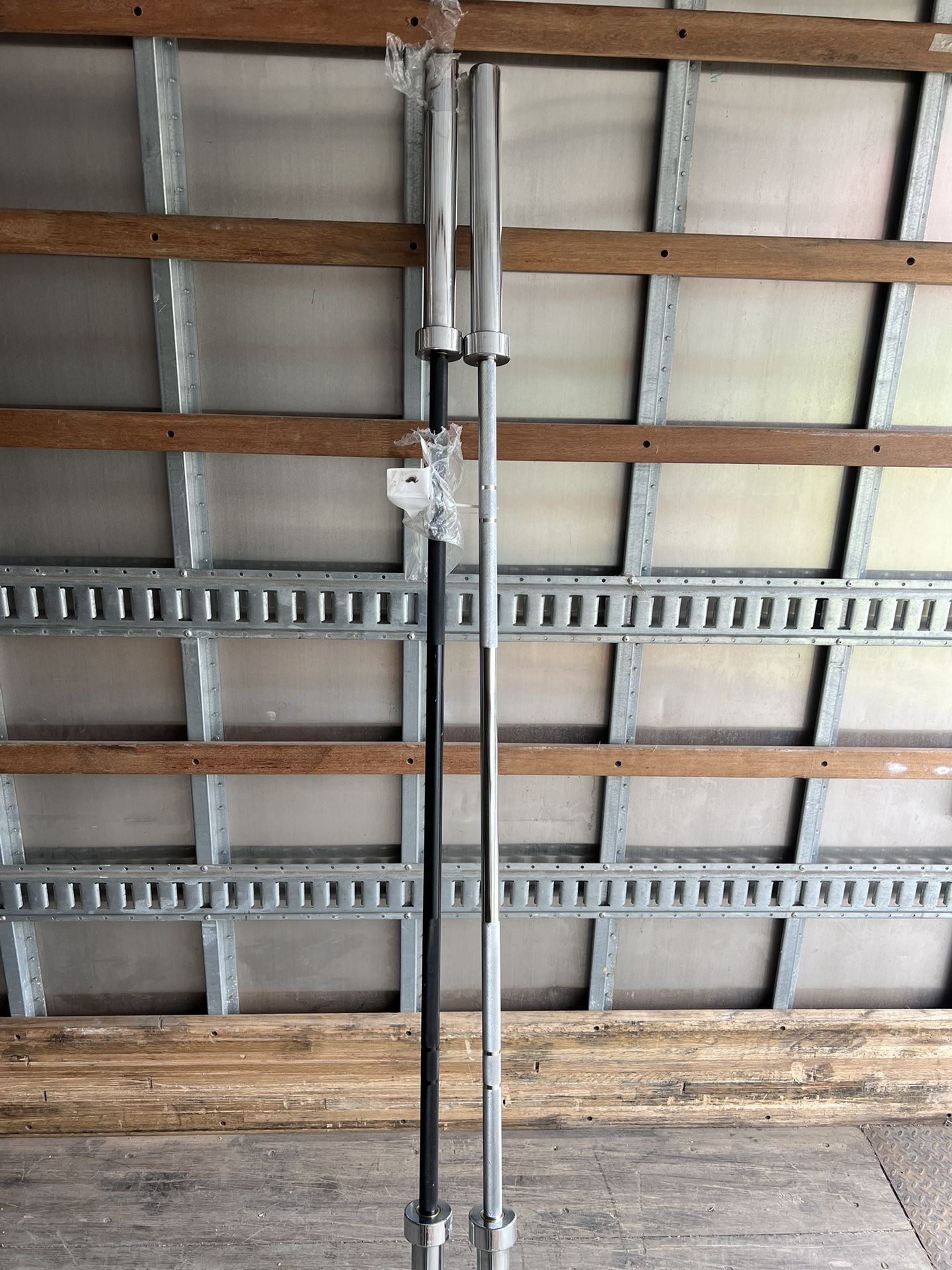 YESUNEED 28MM 7FT OLYMPIC 2” BARBELL - 20KG 700LB Capacity