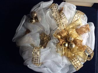 Nice 26 inch handmade wreath