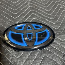 🔥2016-2022 Toyota Prius Front Grille Logo (Radar Compatible) 53141-47031/42021