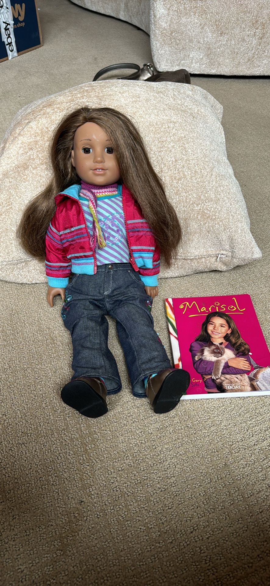 American girl doll of the year 2005 Marisol with book