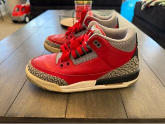 Size 6.5 grade school jordan 3 unite