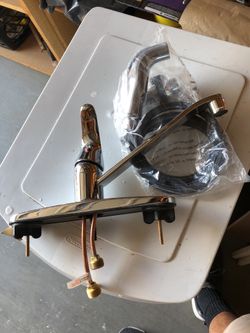 4 hole faucet glacier bay new !