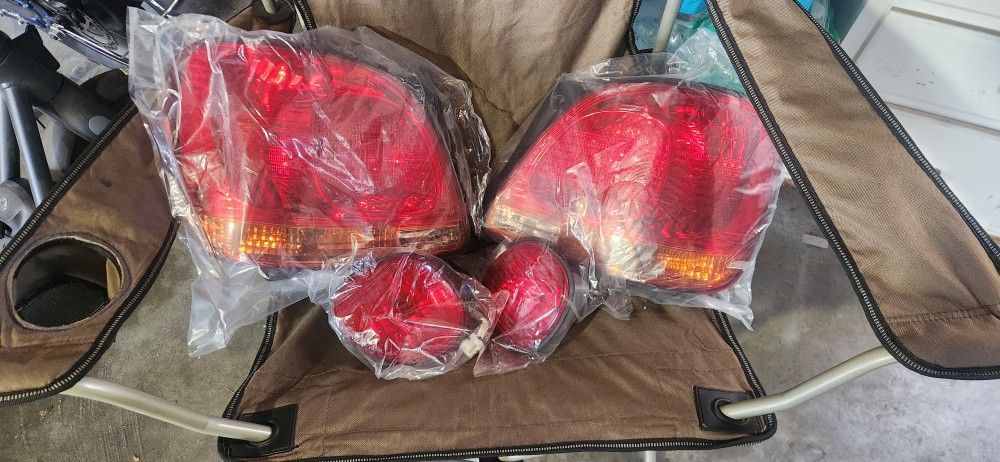 Lexus GS 300 Tail Lights