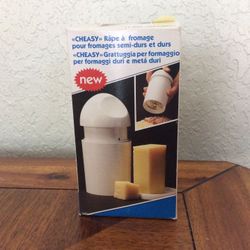 Cheasy (100 11) White Handheld Cheese Grater