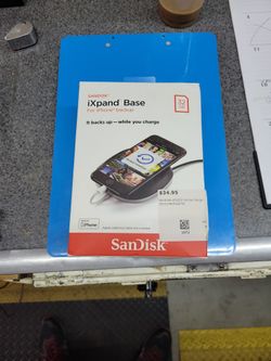 SanDisk iXpand Base for iPhone fast charger and backup station 32gb new