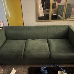 LOVESEAT AND COUCH SET