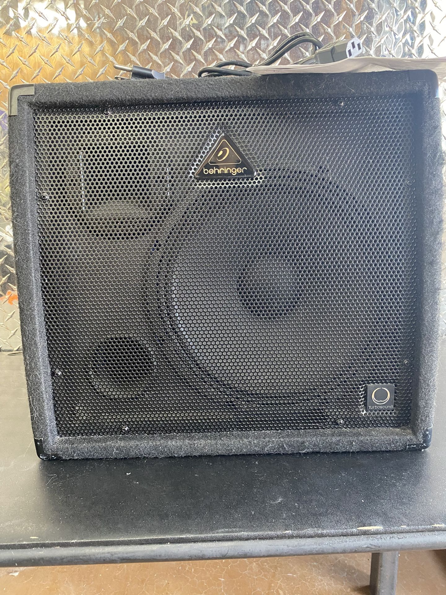 Behringer KXD 12 PA / Keyboard Combo Amp