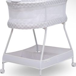 Delta Sweet Dreams Bassinet