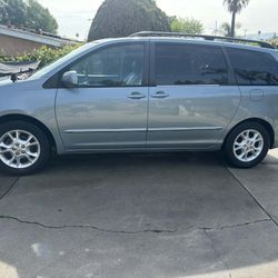 2005 Toyota Sienna