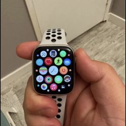 Apple Watch Series 7 45mm Nike