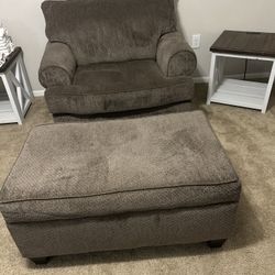 Chair & Ottoman Brown 