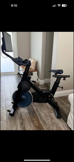 MYX exercises bike with swivel screen