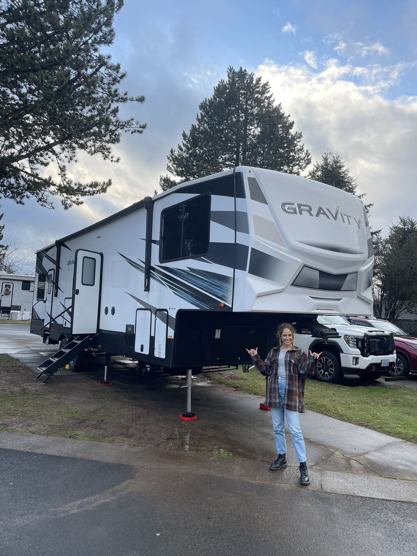 2023 Fifth Wheel Toy Hauler