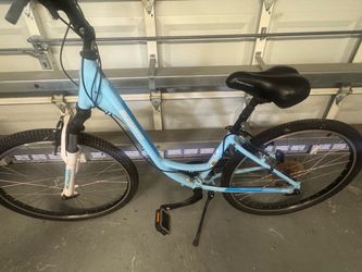 Schwinn Women's Comfort Bike Light Blue