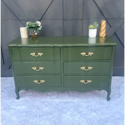 Stunning Dixie French Provincial Dresser