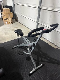 Sunny Health & Fitness Row-N-Ride Squat Machine – Excellent Condition