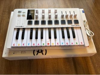 Arturia MiniLab 3 - Universal MIDI Controller for Music Production, with All-in-One Software Package - 25 Keys, 8 Multi-Color Pads - White
