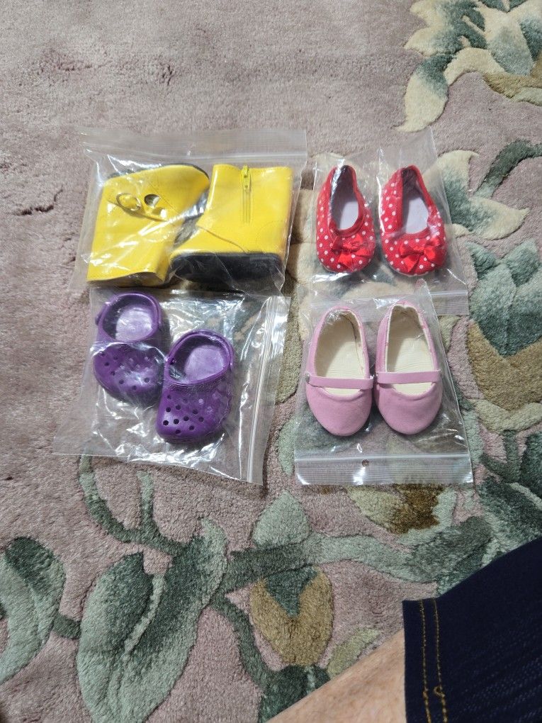 NEW OLD STOCK, VINTAGE DOLL SHOES. 4 PAIR