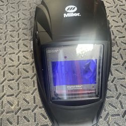 Miller Digital Elite Welding Helmet w/ Clear Light 4x, Black -