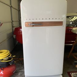 Westinghouse Vintage 1950’s Refrigerator