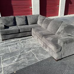 Comfy Nice Gray Sectional Couch 🔥🔥