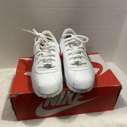 🤍❤️NIKE Cortez Basic SL Size 5 y 🤍❤️
