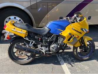2001 Kawaski ninja ex250 (runs)