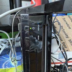 Wii console bundle, comes with games, cables, skylander stuff/ read description!