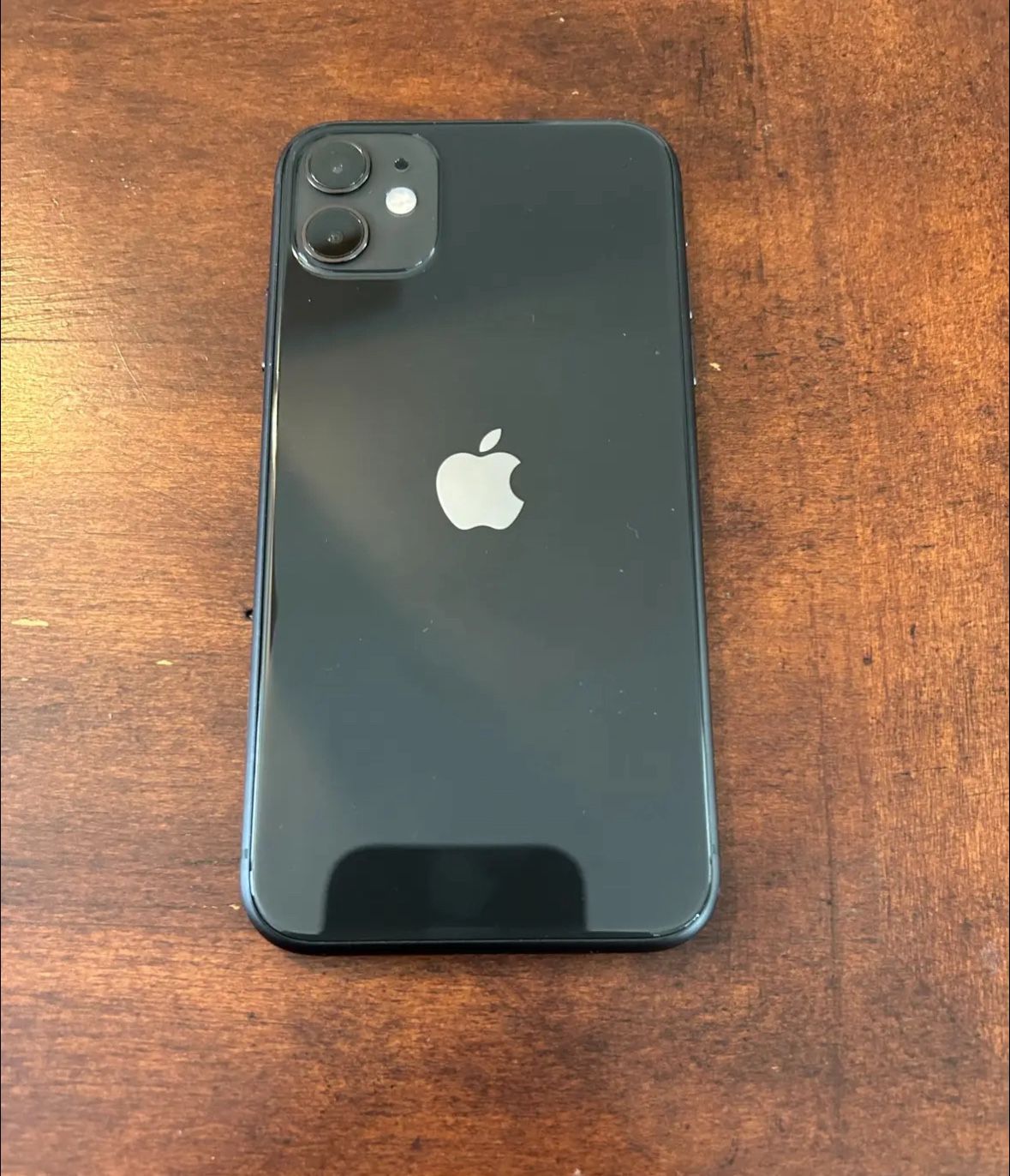 iPhone 11 ~ 64gb ~ Unlocked