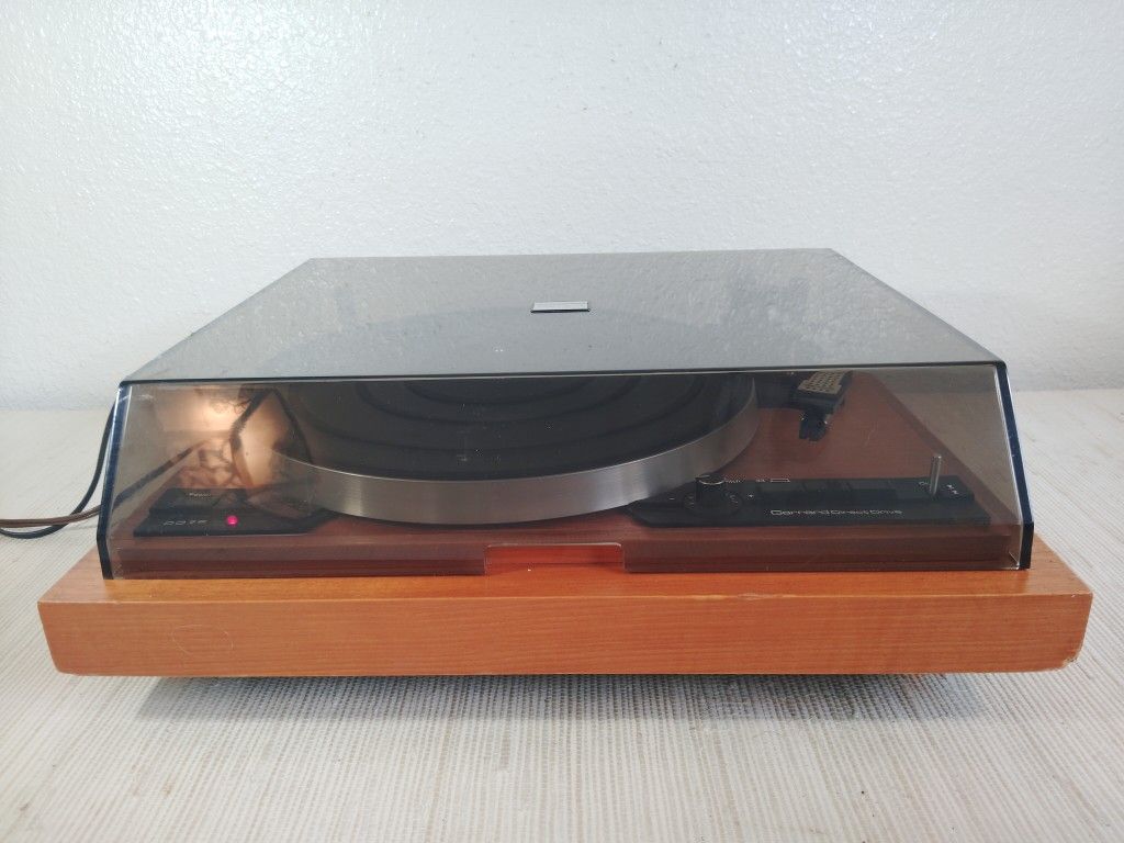 Vintage Made in England Garrard DD75 Direct Drive Turntable 1976