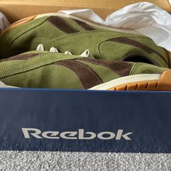 Reebok Green Suede Low-Top Sneakers Mens Size 10 1:2