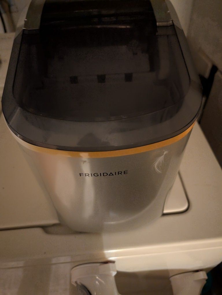 Counter Top Ice Maker