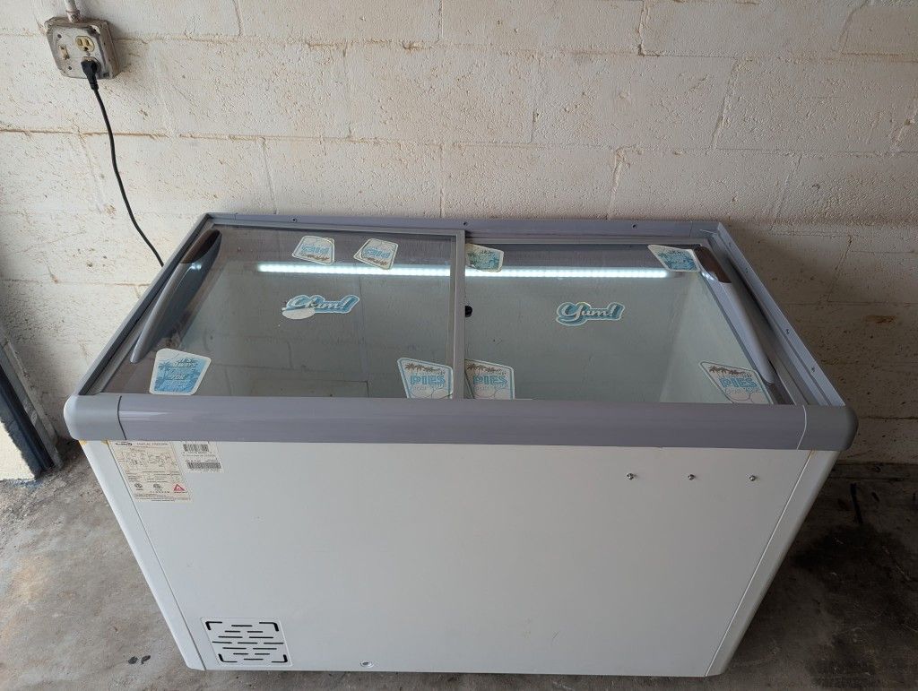 like new cool more chest freezer 48 in Long works perfect with warranty
