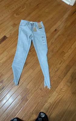 New Women’s Levi’s