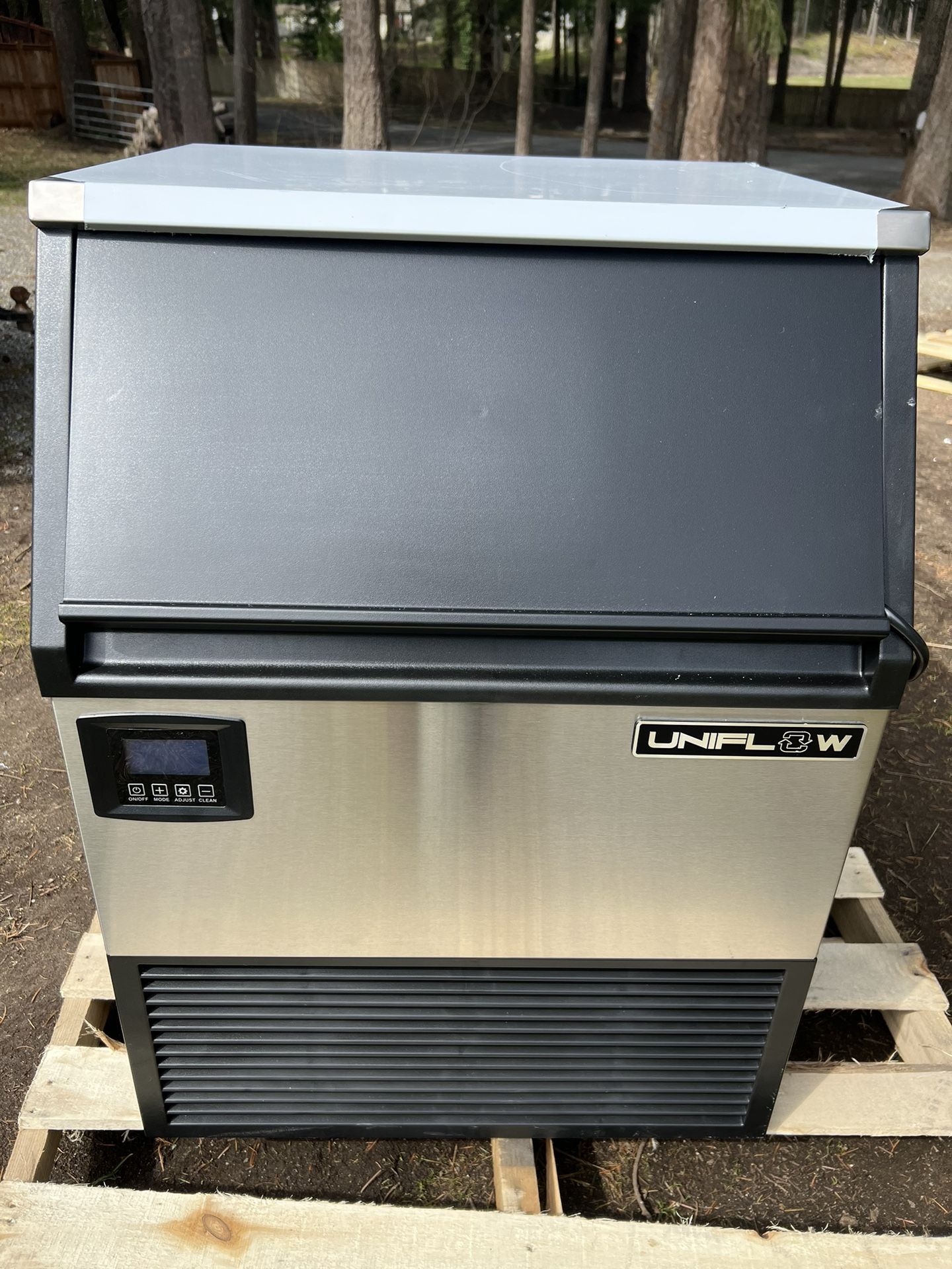 Uniflow UIM225NB Intelligent Series SelfContained Commercial Ice