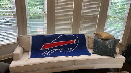 BRAND NEW LARGE 3x5 BUFFALO BILLS FLAGS FOR ONLY $20