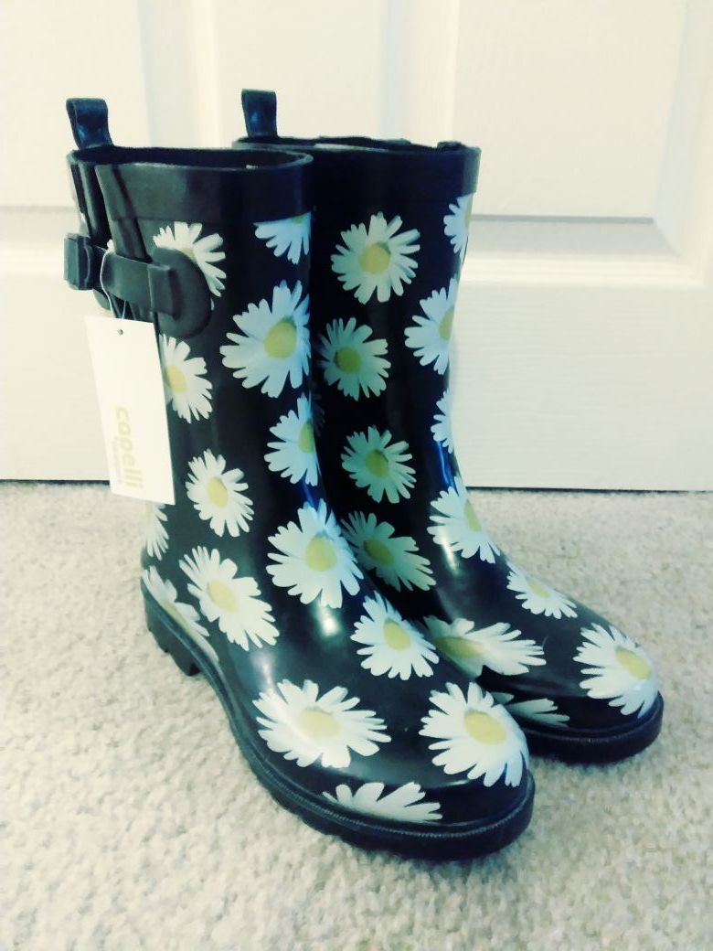Brand new rubber rain boots