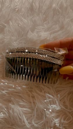 Brand New beautiful pair of hair clips!!