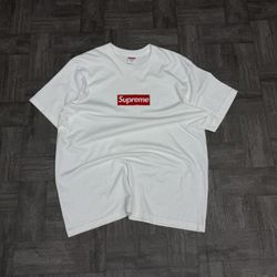 Authentic Supreme Tee (large)