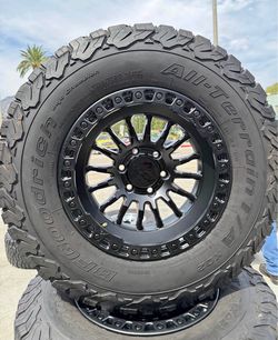 Vendo set de Rines nuevos 17*9 para Toyota Tacoma Chevy Silverado GMc Sierra de 6 virlos con llantas 285/70/17 Bfgoodich Com 80% de vida