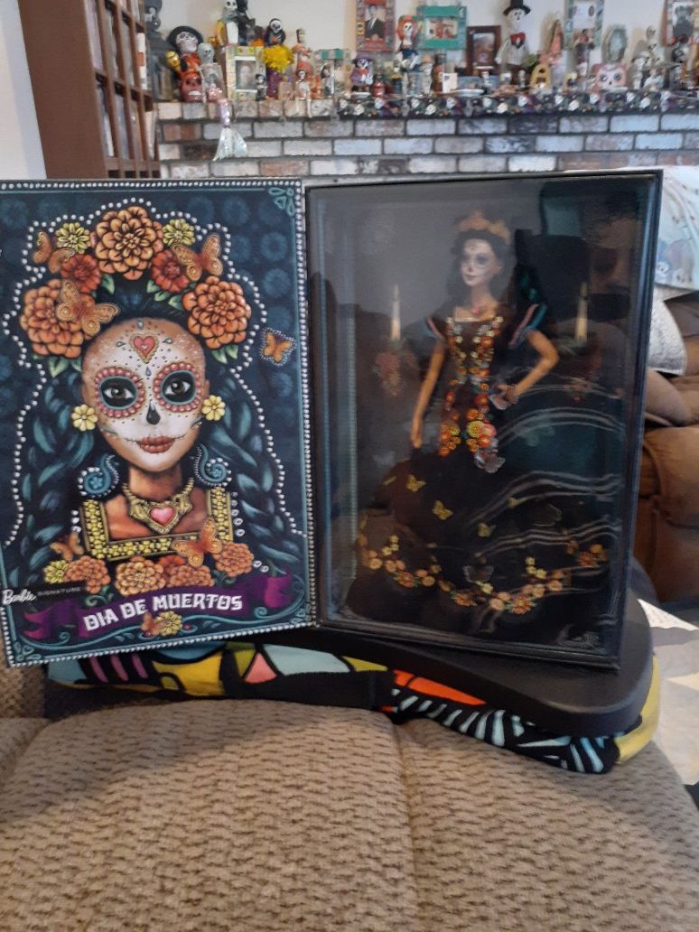 Day of The Dead Barbie..Brand New..beautiful detail