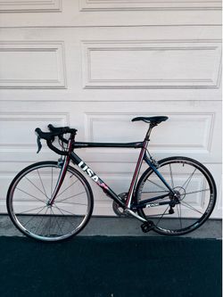 Team USA carbon road bike