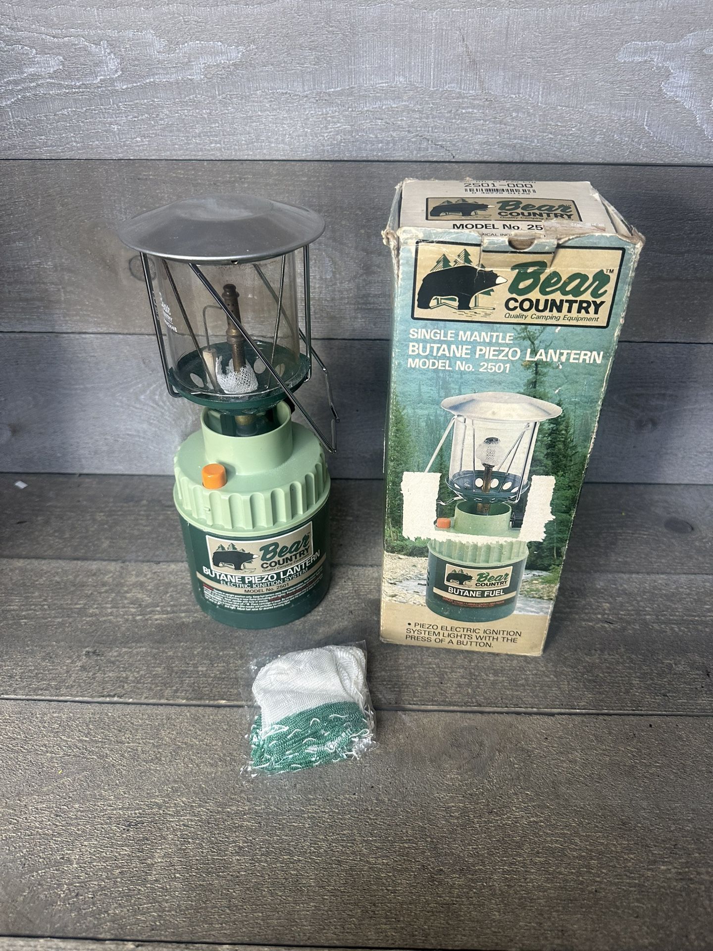 Vintage Bear Country Single Mantle Butane Piezo Lantern 2501 Electric Ignition