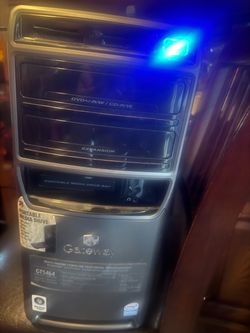 Gateway desk top with monitor and keyboard
