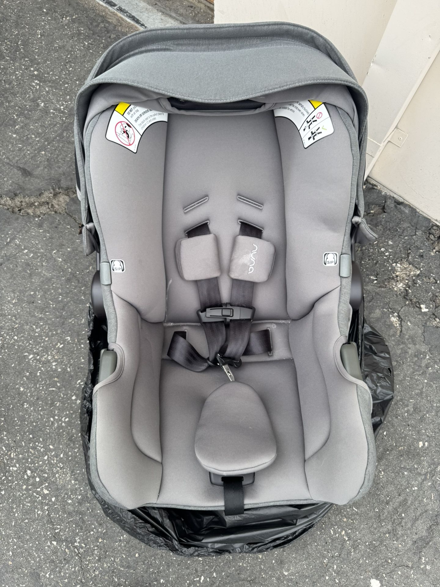 Nuna PIPA Car Seat & Base With Adapter