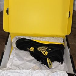 Jordan 4 Yellow Thunder 