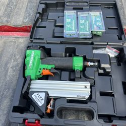 POWERNAIL 2000F Pneumatic 20-Gauge Cleat Nailer